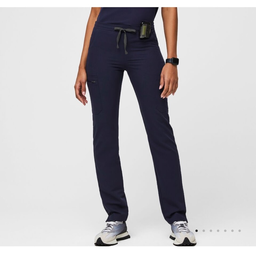 Navy Figs YOLA scrub pant size SMALL 3 PAIRS!!!